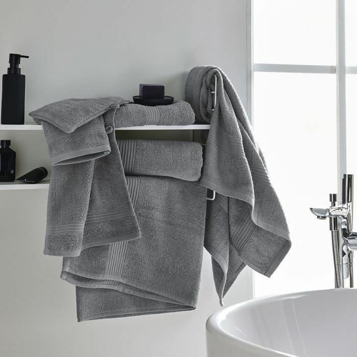 Bath towel TODAY Essential Steel Grey 90 x 150 cm
